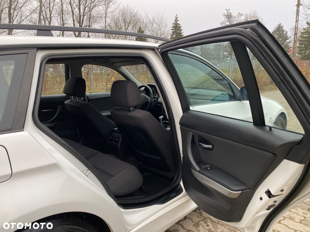 BMW Seria 3 318d - 24
