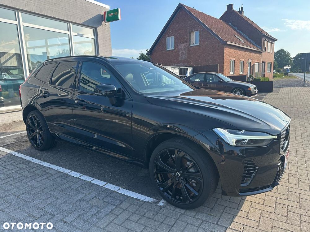 Volvo XC 60 T6 AWD Ultra Black Edition - 4