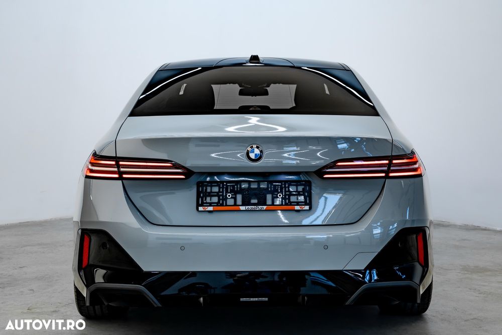 BMW Seria 5 520i AT MHEV - 10