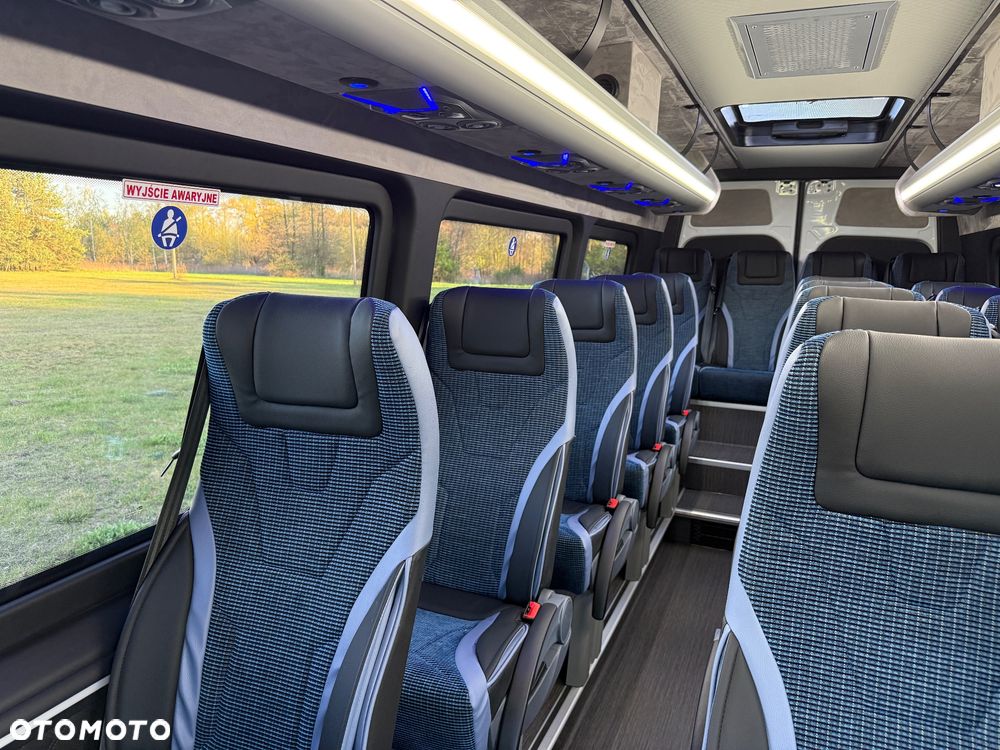 Mercedes-Benz Sprinter 519 - 19