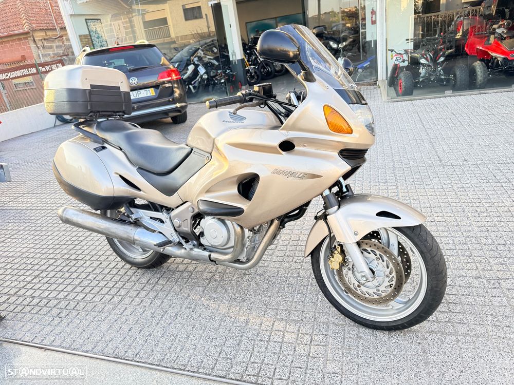 Honda Deauville NT 650 - 5