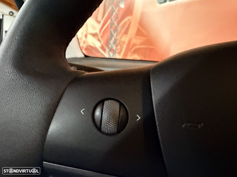 Tesla Model Y Performance Tração Integral - 14