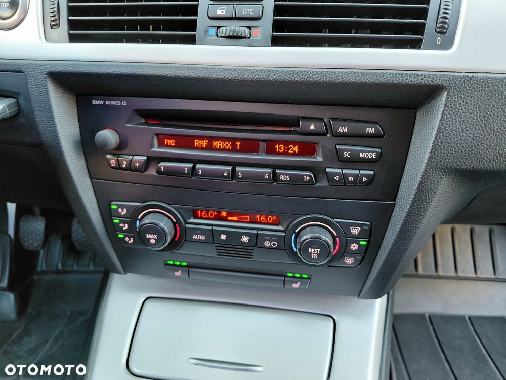 BMW Seria 3 318i - 24