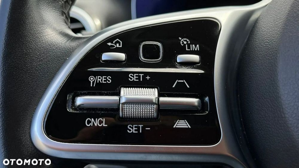 Mercedes-Benz Klasa E 220 d 4-Matic 9G-TRONIC - 22