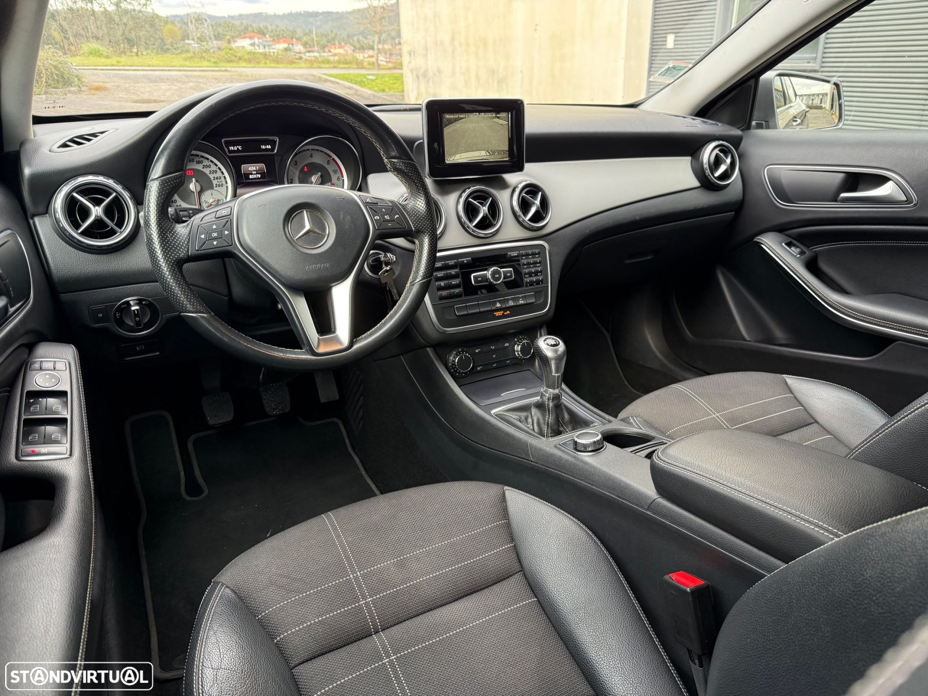 Mercedes-Benz GLA 200 CDi Urban - 10