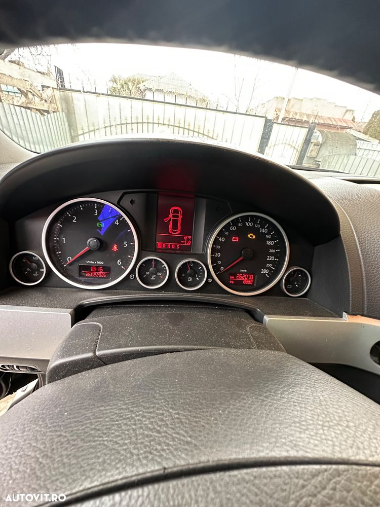 Volkswagen Touareg - 21