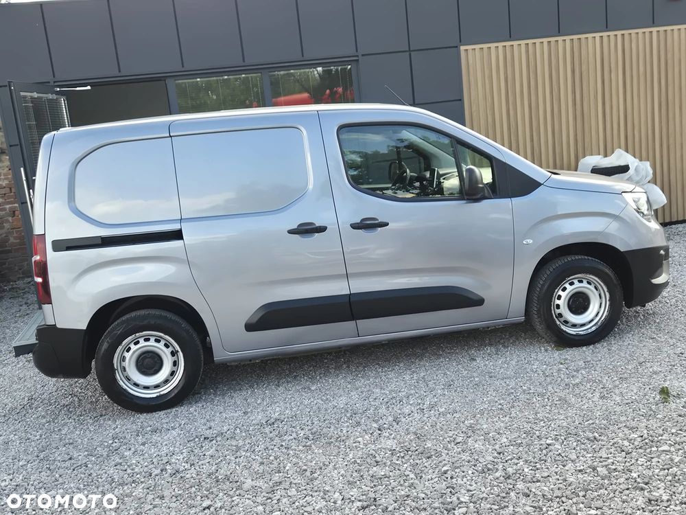Opel COMBO - 15
