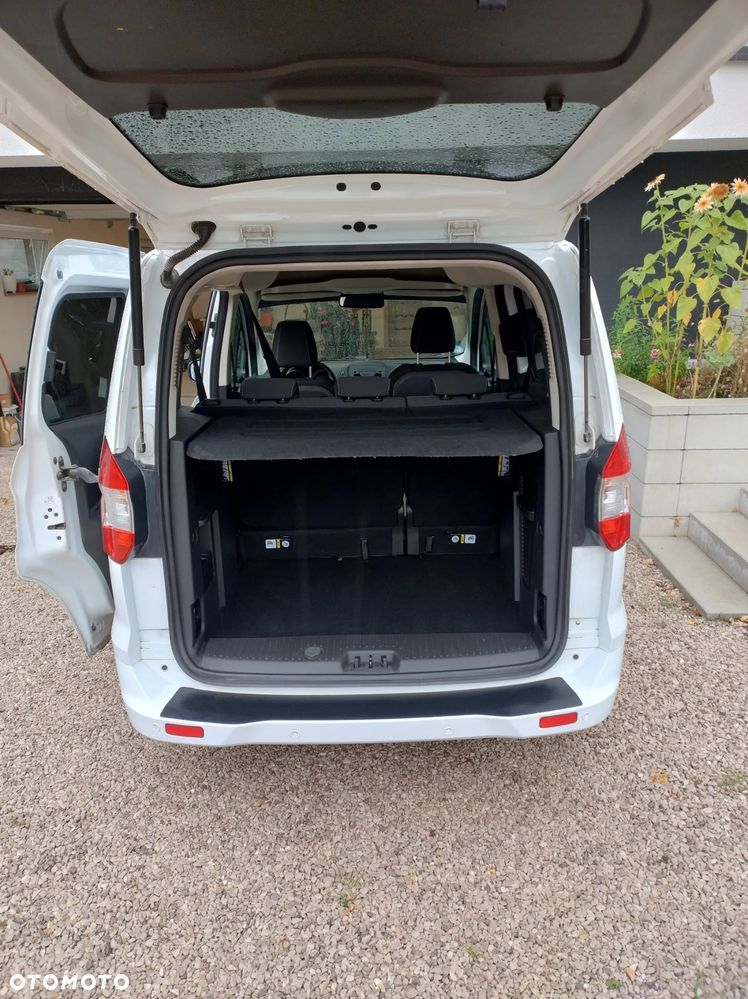 Ford Tourneo Courier 1.0 EcoBoost S&S Titanium - 9