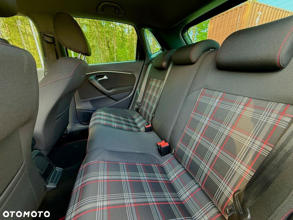 Volkswagen Polo 1.8 TSI (Blue Motion Technology) DSG GTI - 12