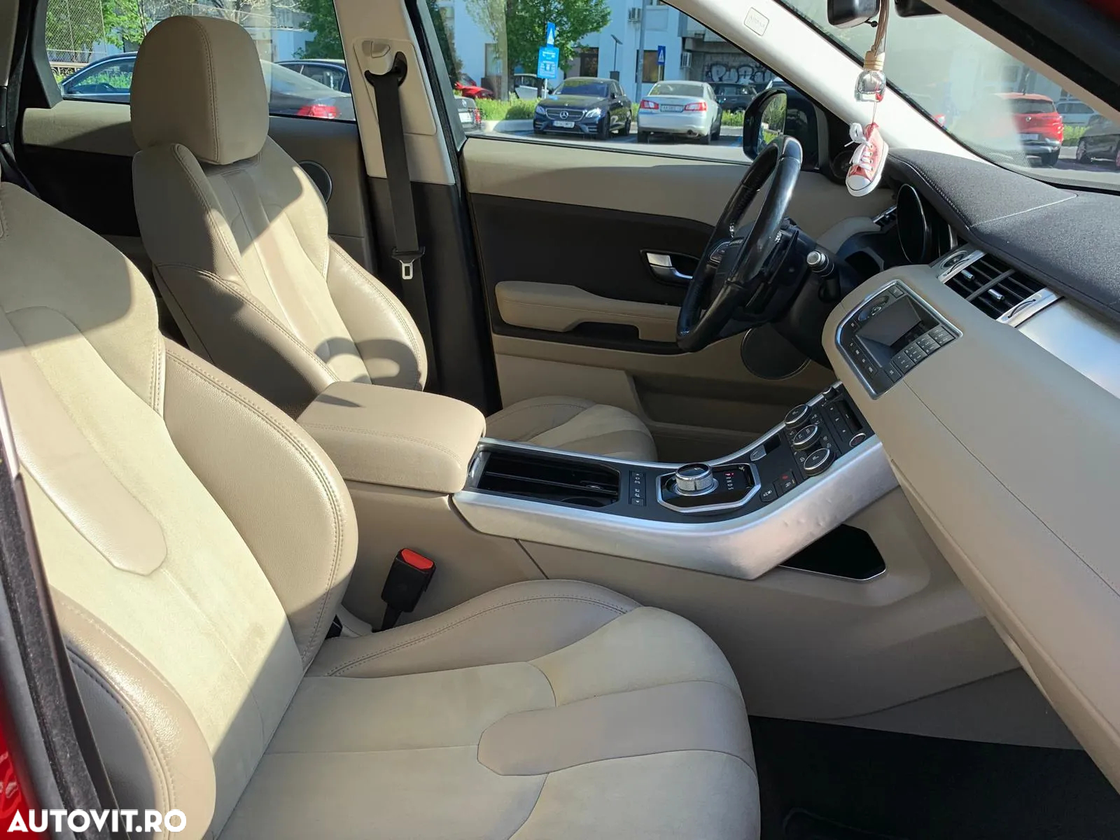 Land Rover Range Rover Evoque - 16