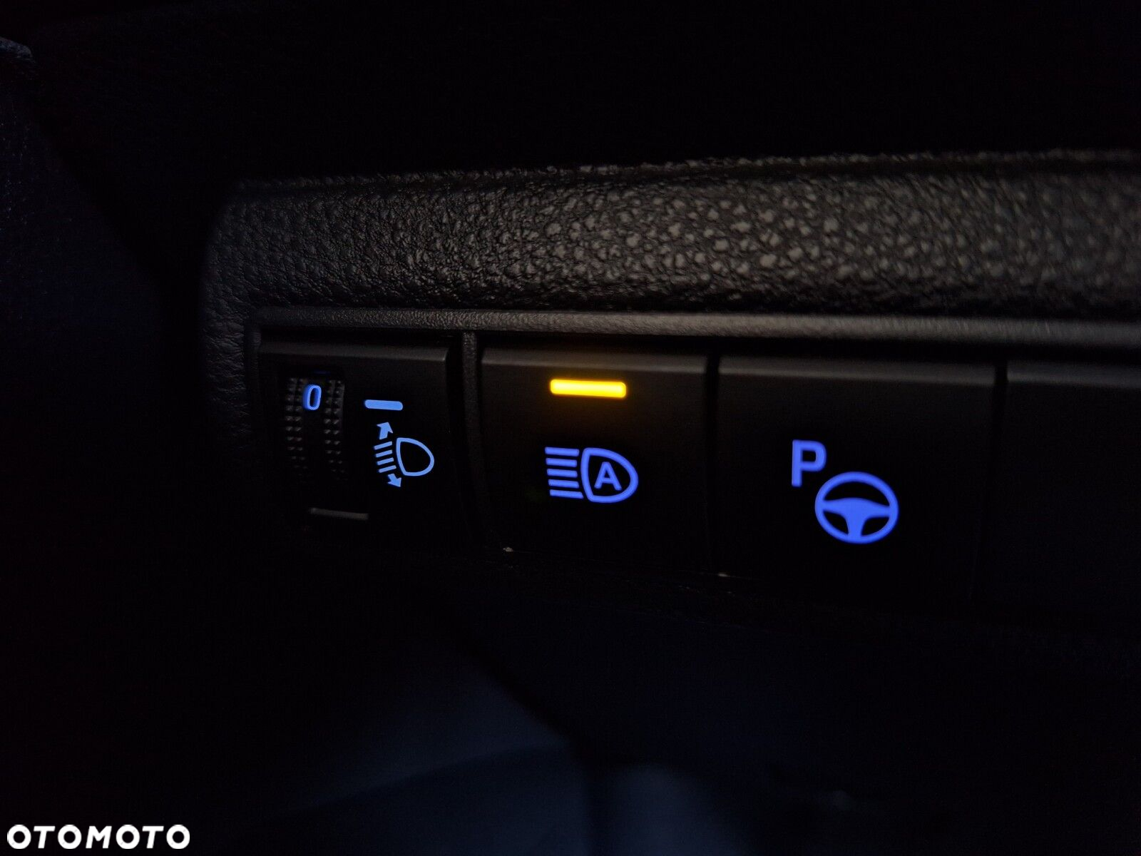 Toyota Corolla 2.0 Hybrid Comfort - 39