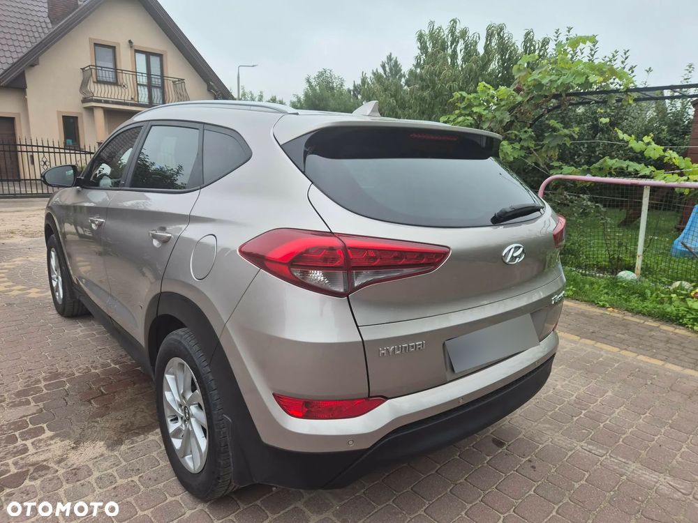 Hyundai Tucson 1.6 GDI BlueDrive GO 2WD - 29