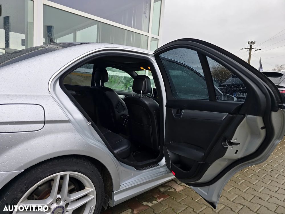 Mercedes-Benz C - 11