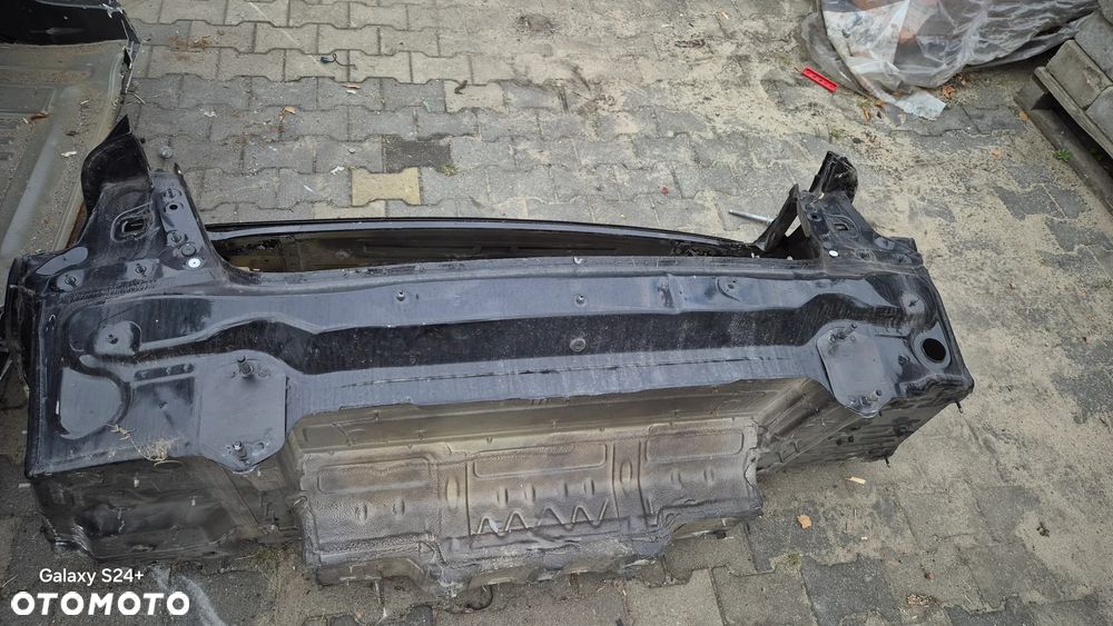 Pas tylny BMW G11 G12
