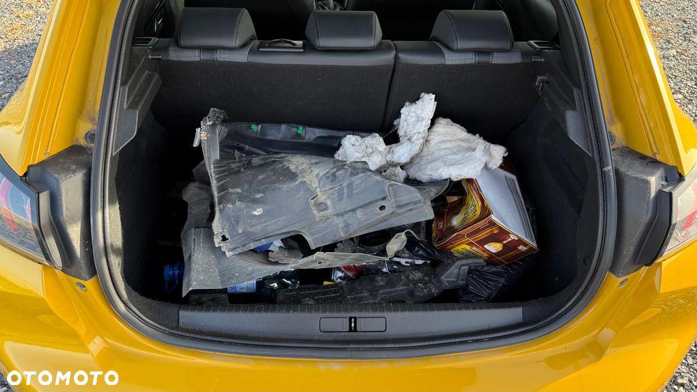 Peugeot 208 ver-1-2-puretech-allure-s-s - 17