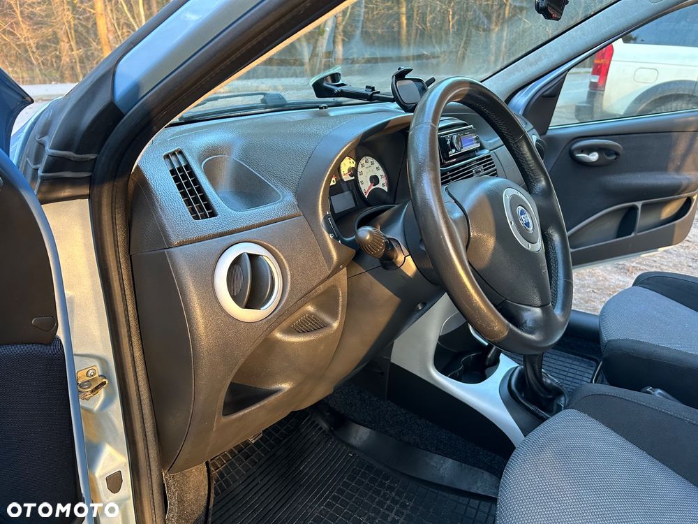 Fiat Punto - 10