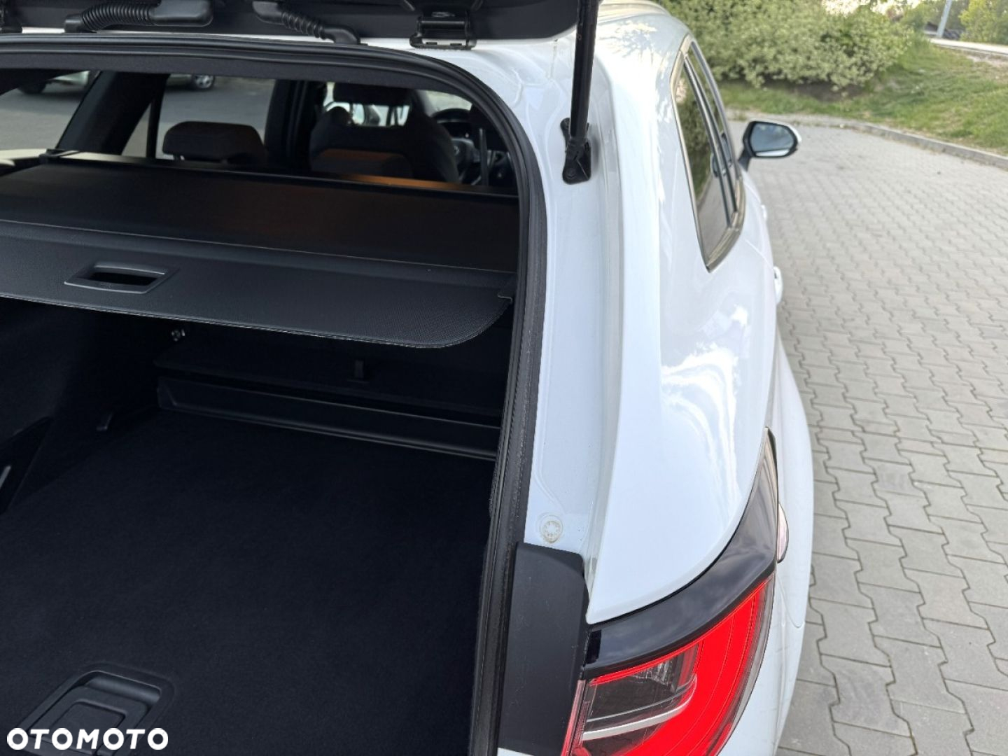 Toyota Corolla 1.8 Hybrid Active - 30