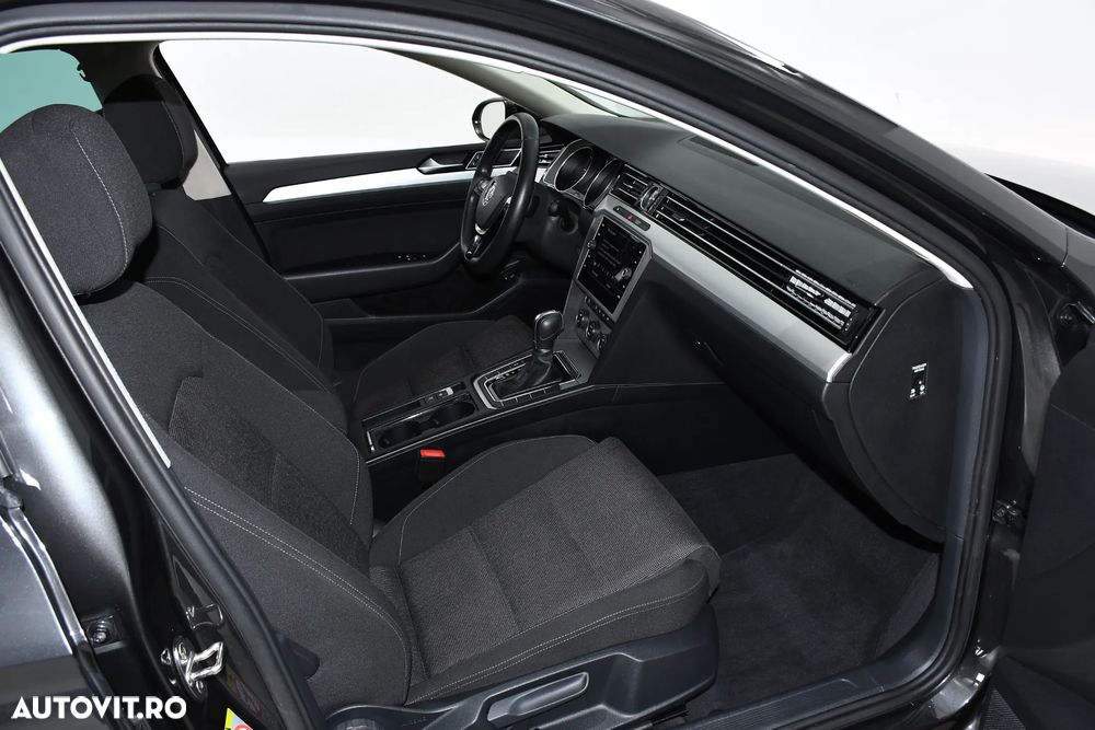 Volkswagen Passat 2.0 TDI SCR DSG Comfortline - 9