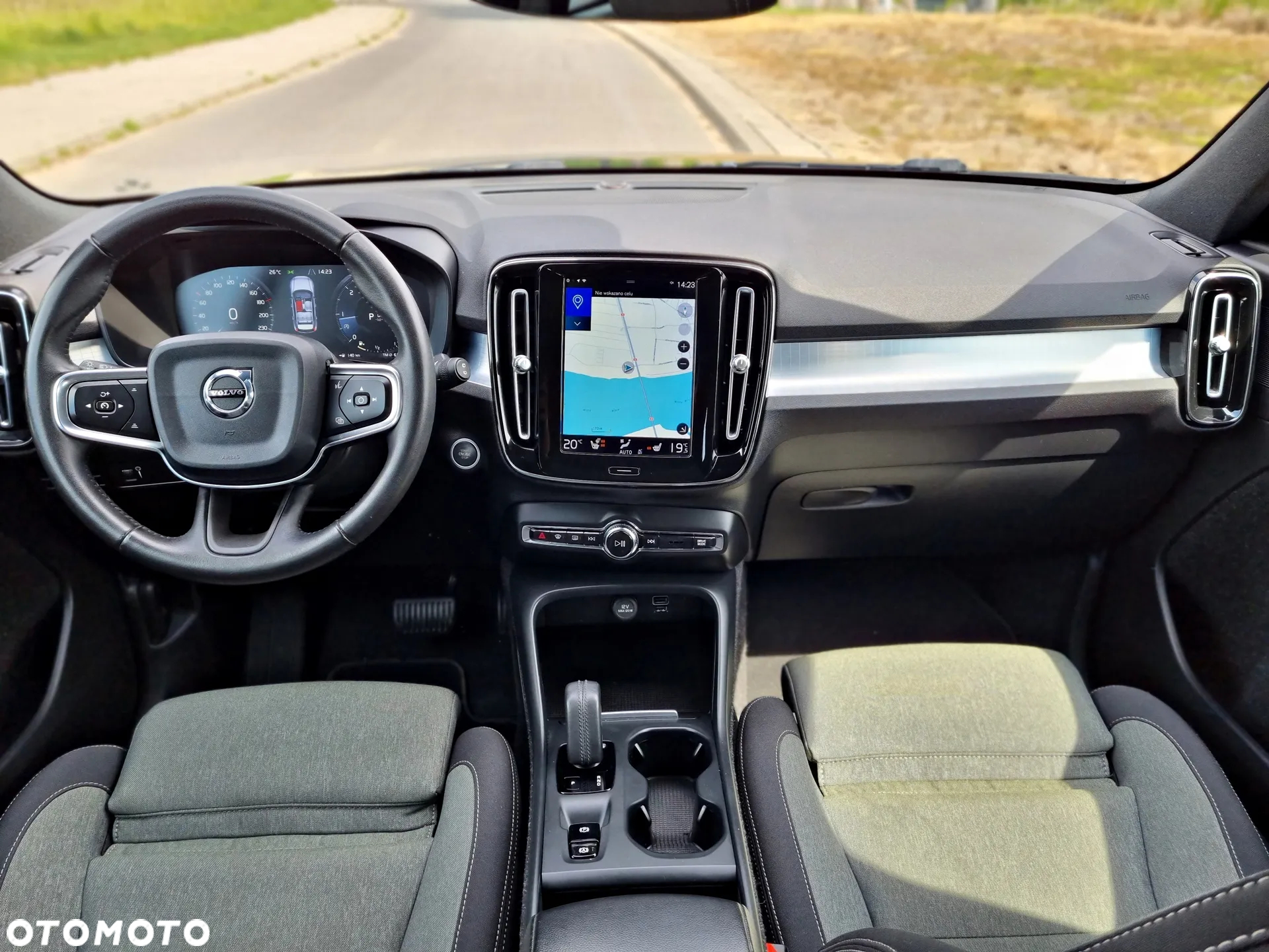 Volvo XC 40 D3 Momentum Pro - 29