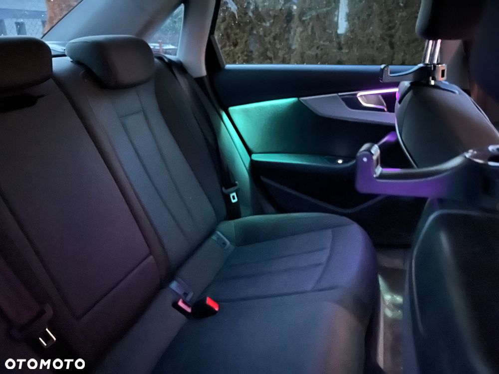 Audi A4 Limousine 35 TFSI mHEV S tronic - 4