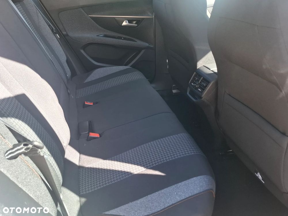 Peugeot 3008 1.2 PureTech Active Pack S&S EAT8 - 9