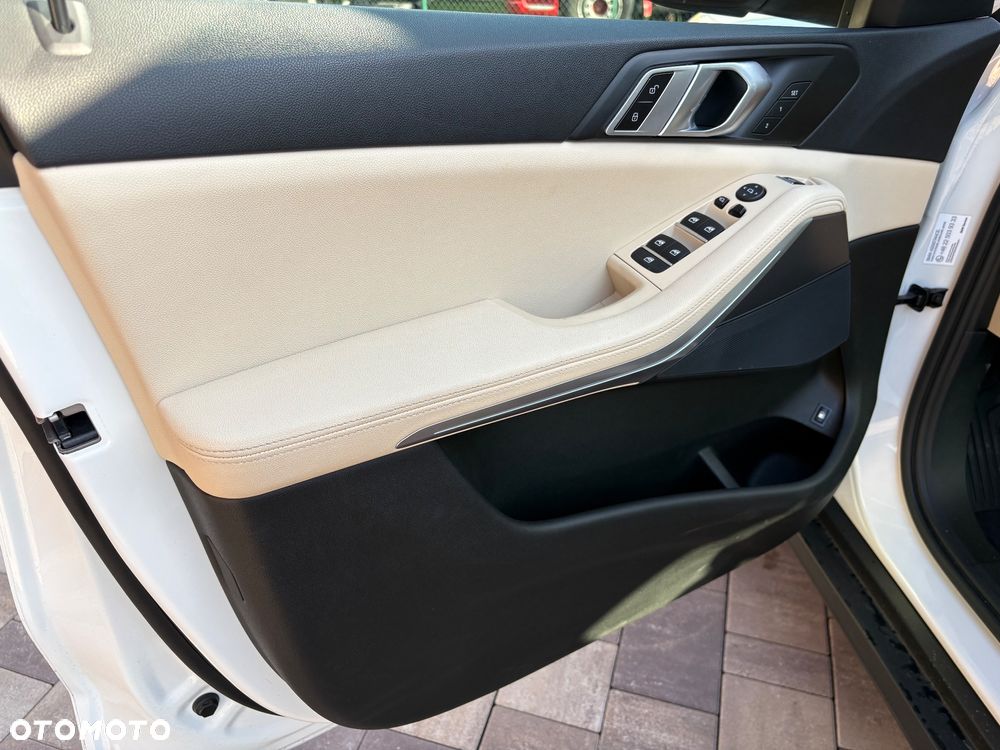 BMW X5 xDrive45e - 37