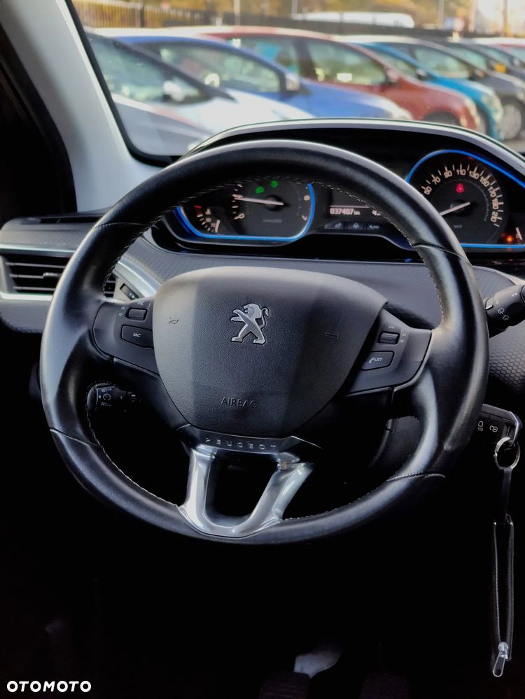 Peugeot 2008 1.2 Pure Tech Style S&S - 15