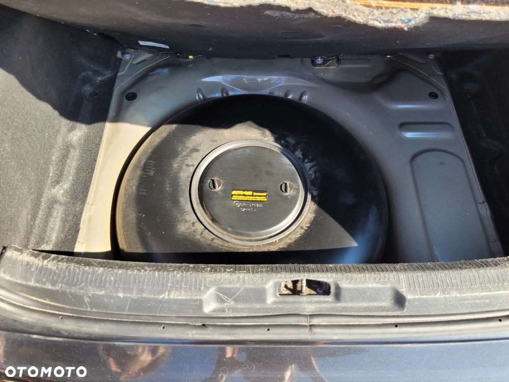 Peugeot 207 1.4 16V Trendy - 15