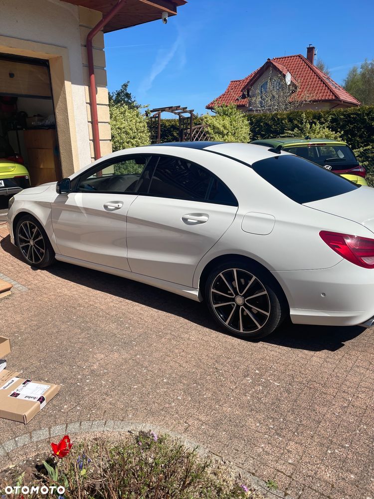 Mercedes-Benz CLA 180 AMG Line - 14