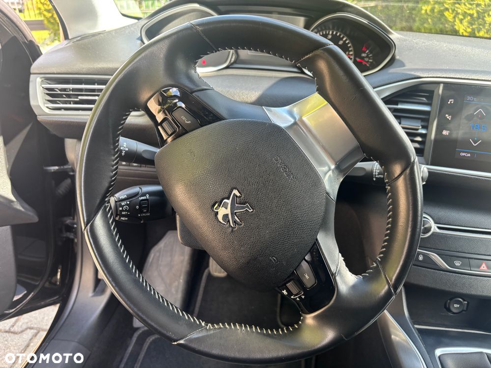 Peugeot 308 1.5 BlueHDi Allure Pack S&S - 18
