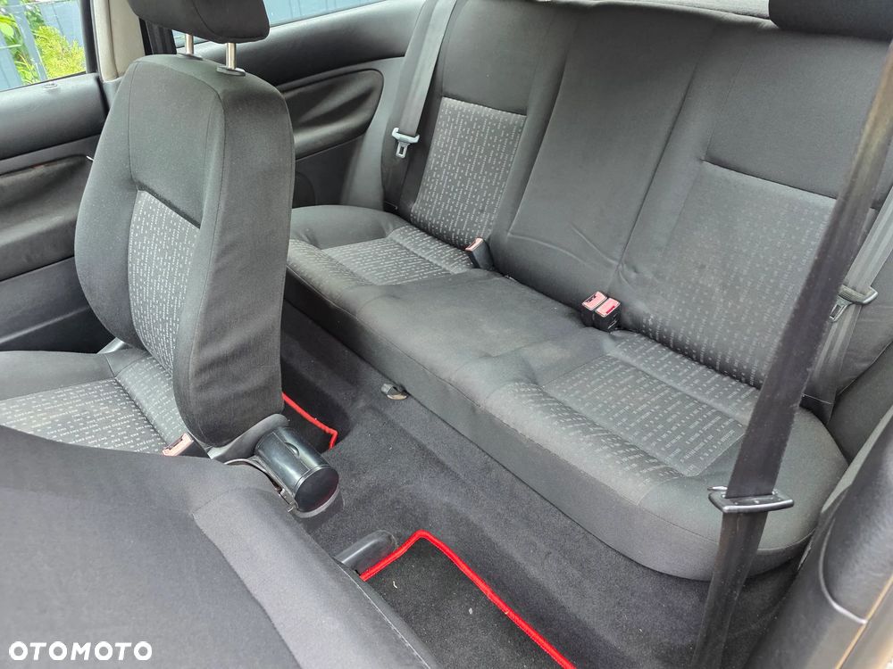 Volkswagen Golf 1.6 Basis - 4