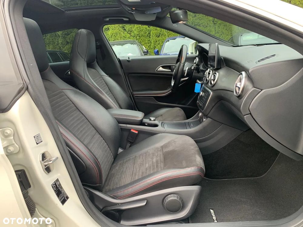 Mercedes-Benz CLA Shooting Brake 180 7G-DCT AMG Line - 13