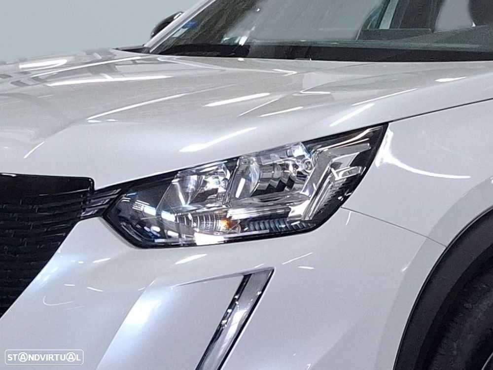 Peugeot 2008 1.2 PureTech Active — fotografia 3