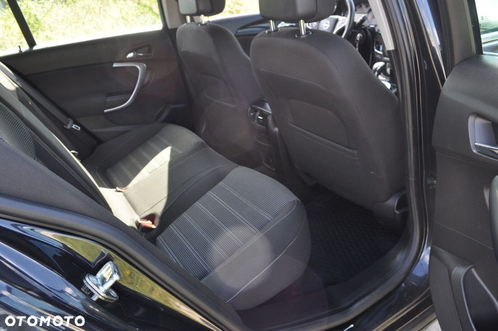 Opel Insignia - 16