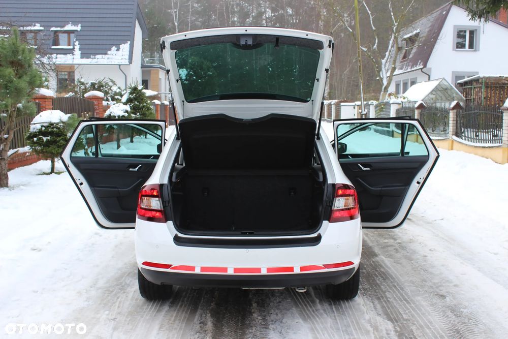 Skoda RAPID 1.4 TSI DSG Monte Carlo Green tec - 37