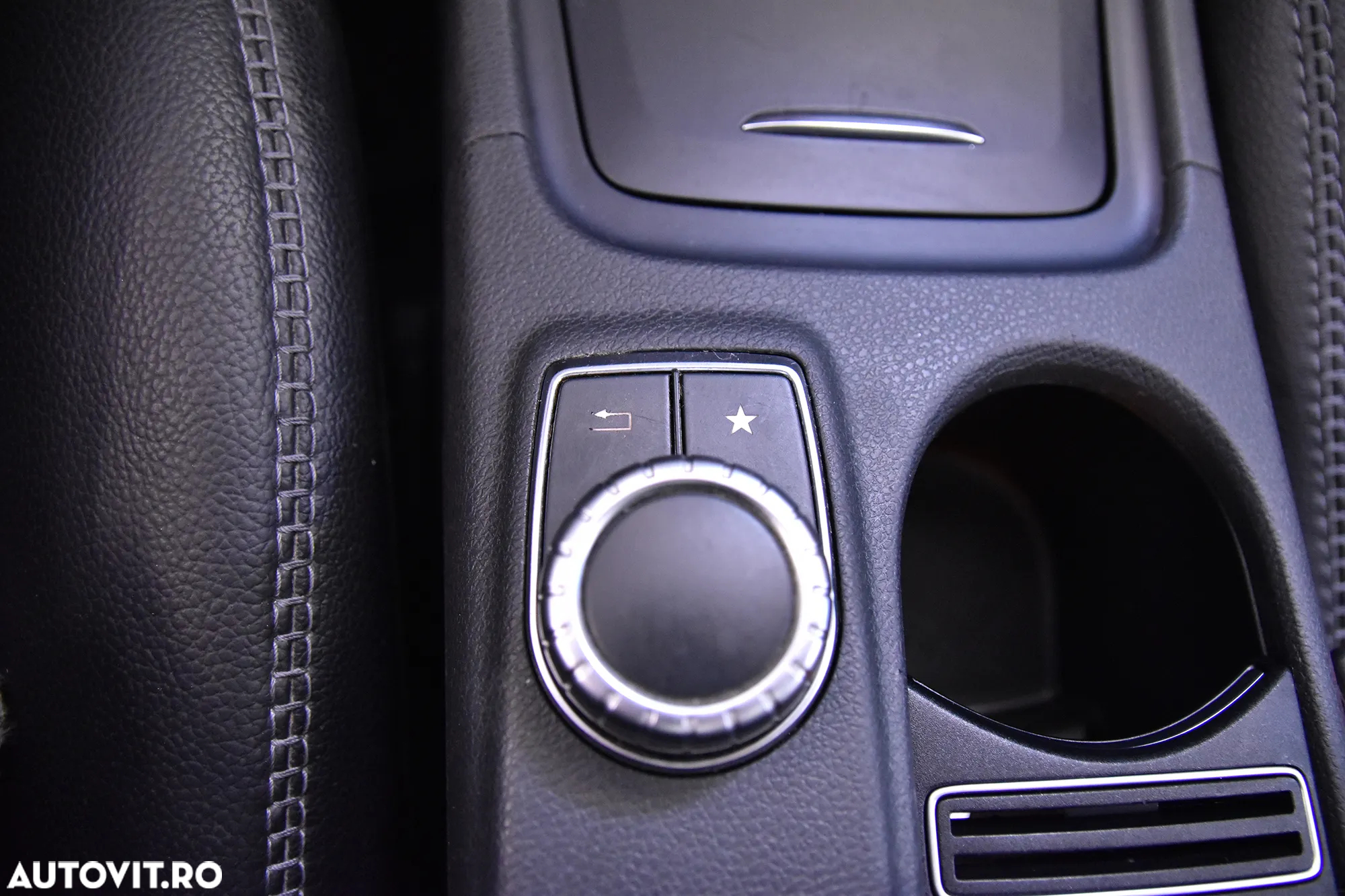 Mercedes-Benz GLA 200 7G-DCT - 17