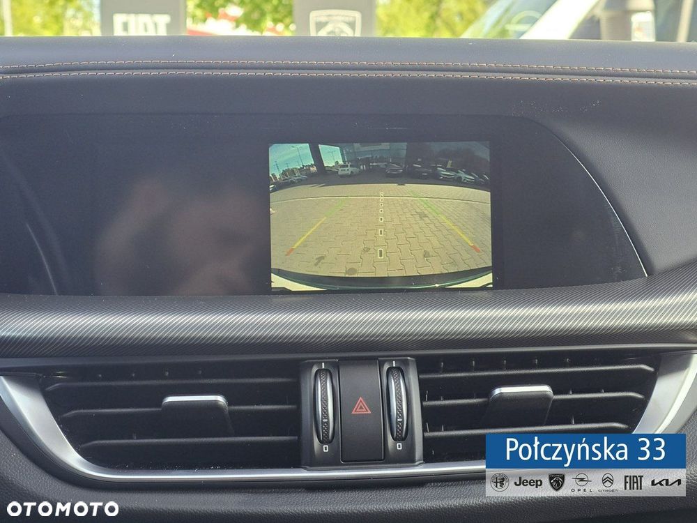 Alfa Romeo Stelvio - 22