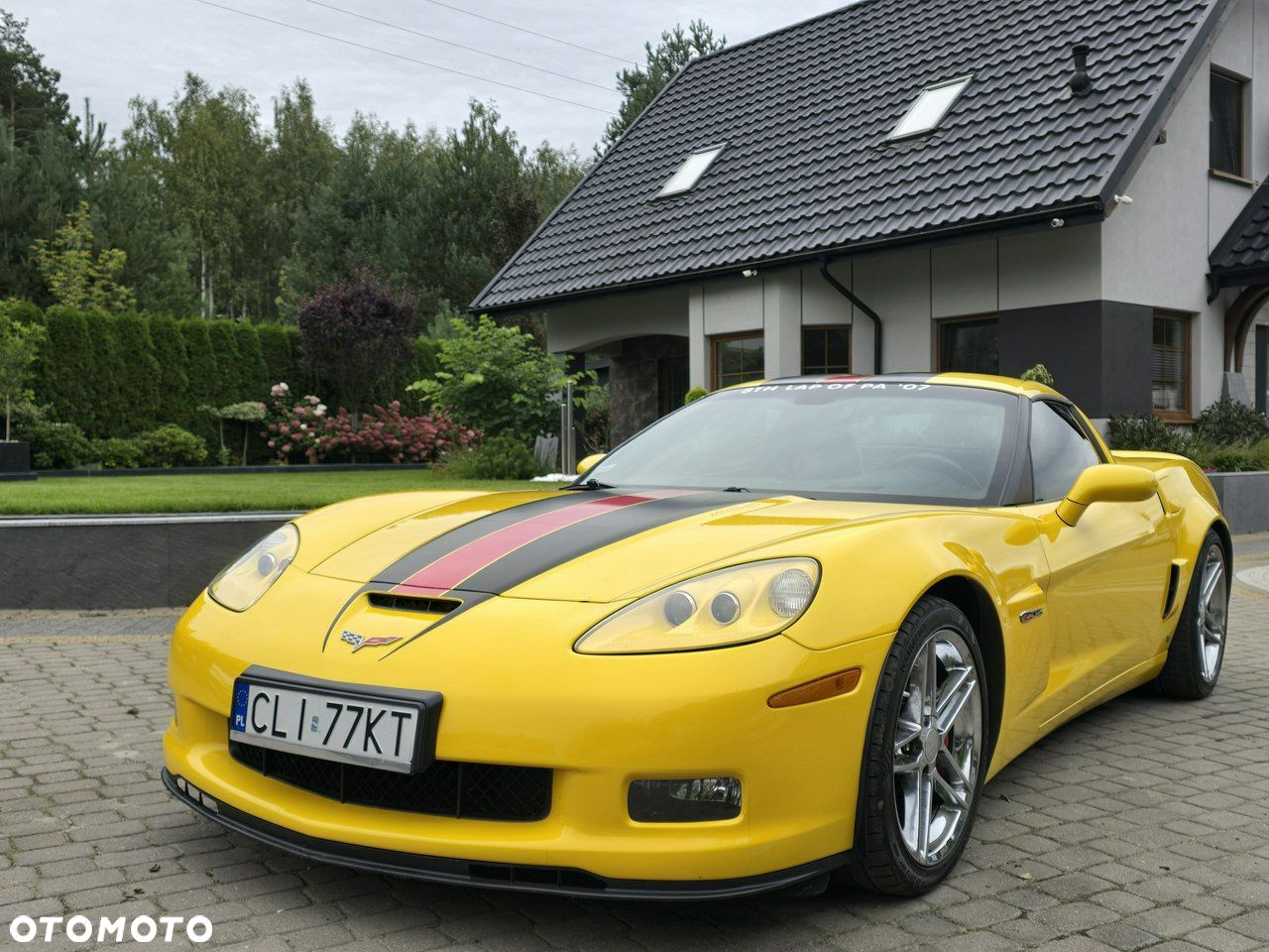 Chevrolet Corvette - 4