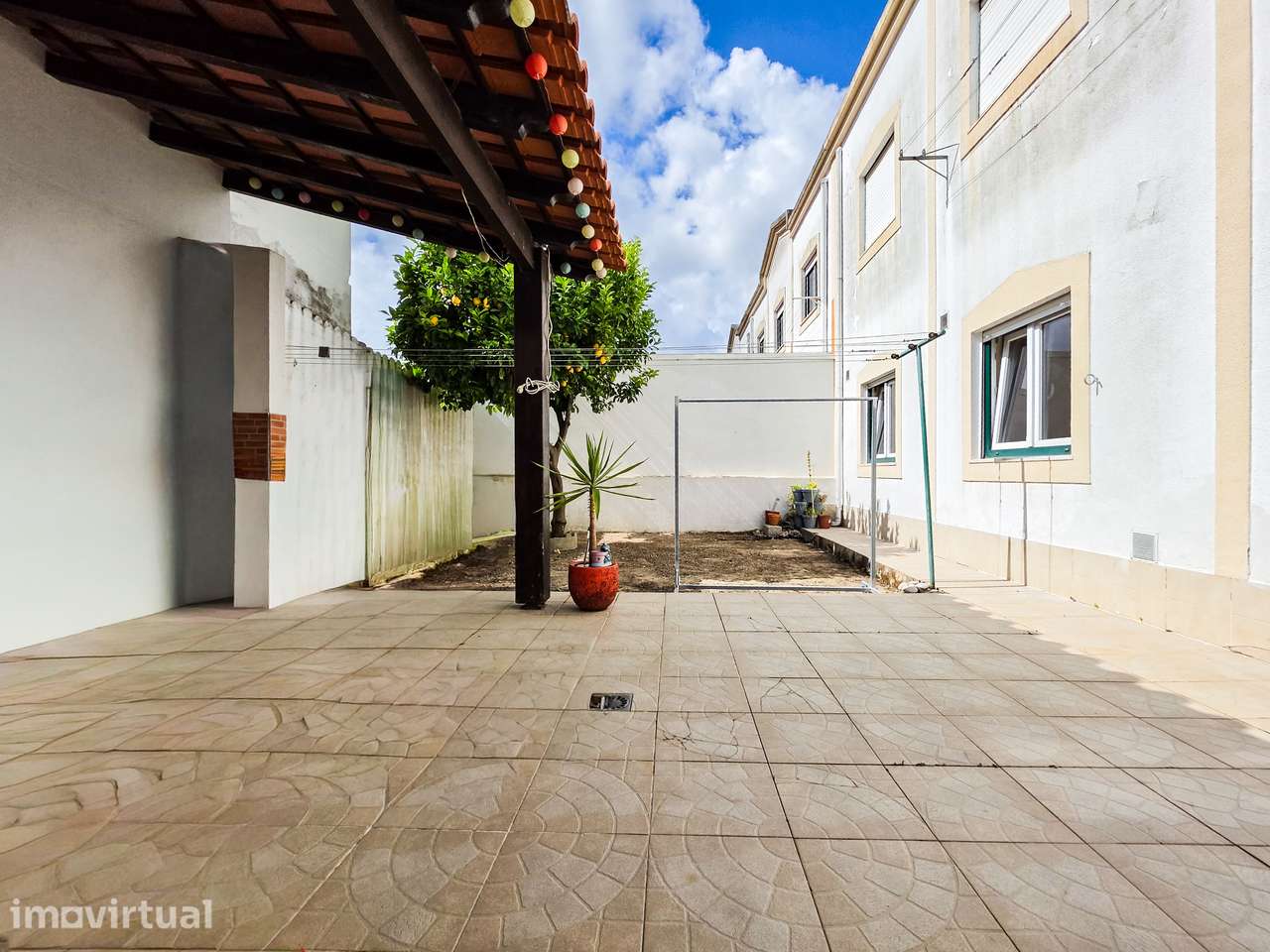 Andar de Moradia T3 com jardim na Quinta do Conde - Grande imagem: 4/38