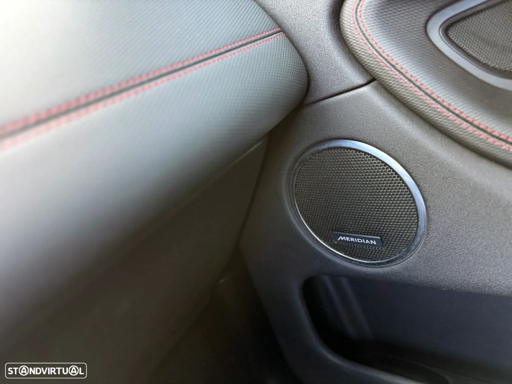 Land Rover Discovery Sport 1.5 I3 P300e AWD R-Dynamic - 17