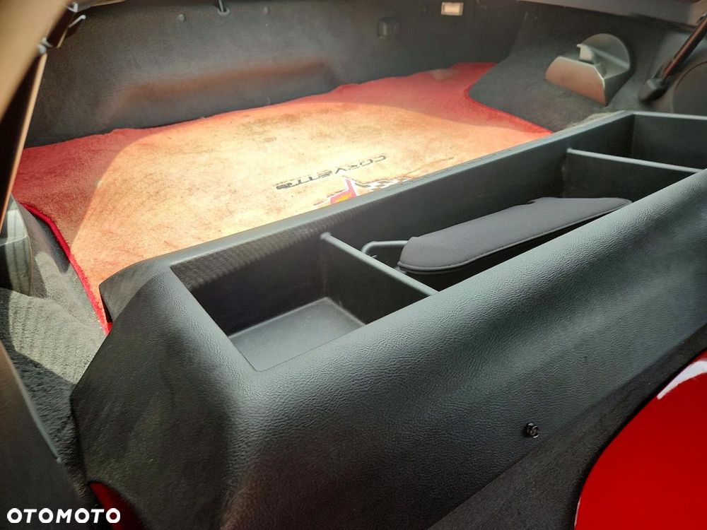 Chevrolet Corvette - 12