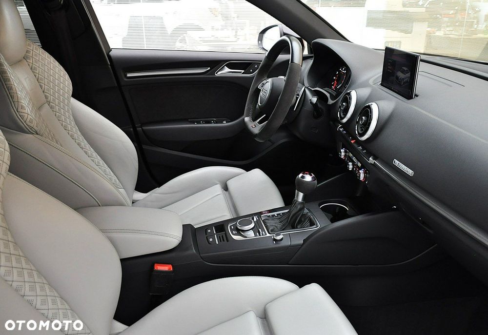 Audi RS3 Sportback - 21