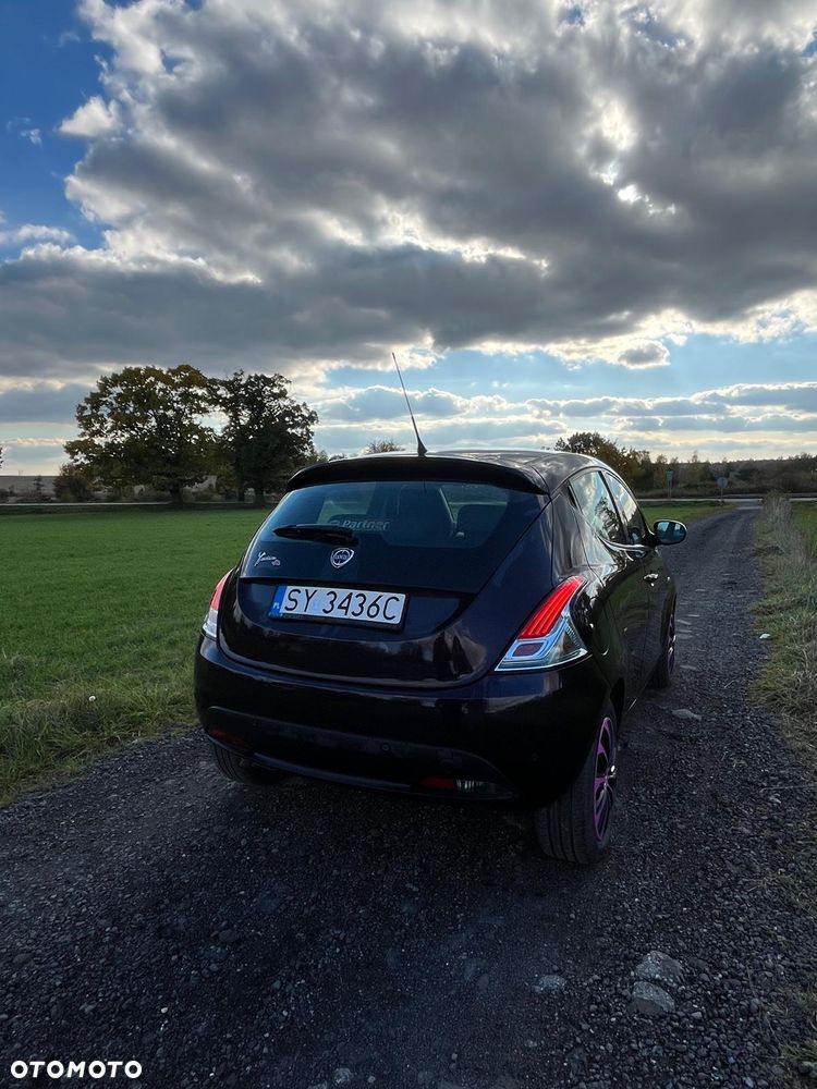 Lancia Ypsilon - 4