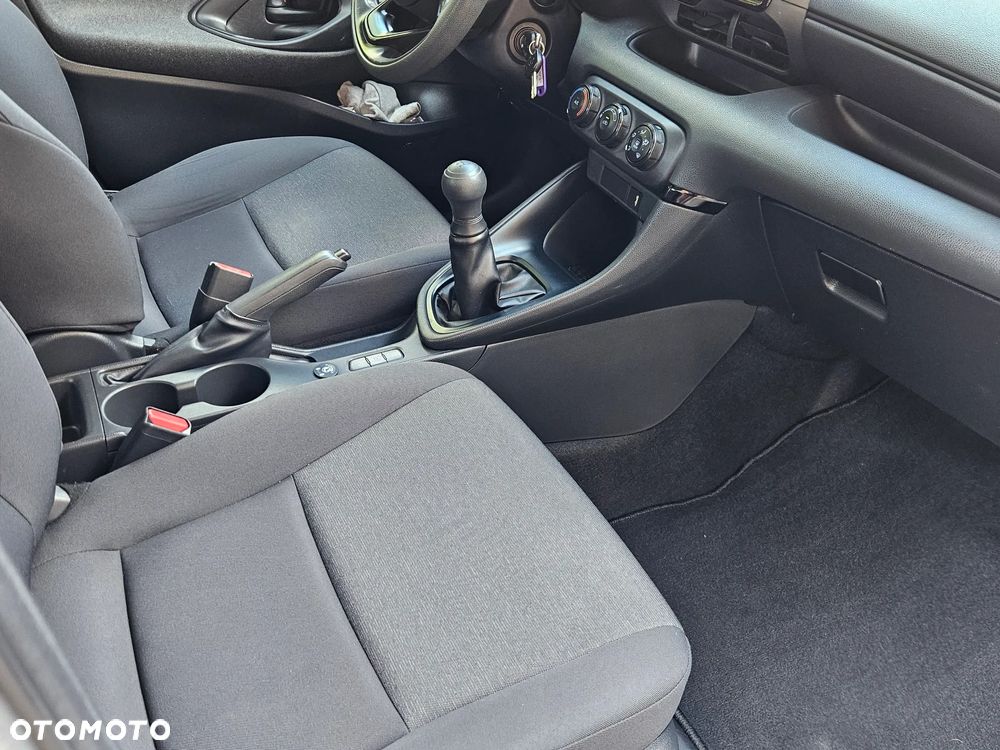Toyota Yaris 1.0 Active - 12