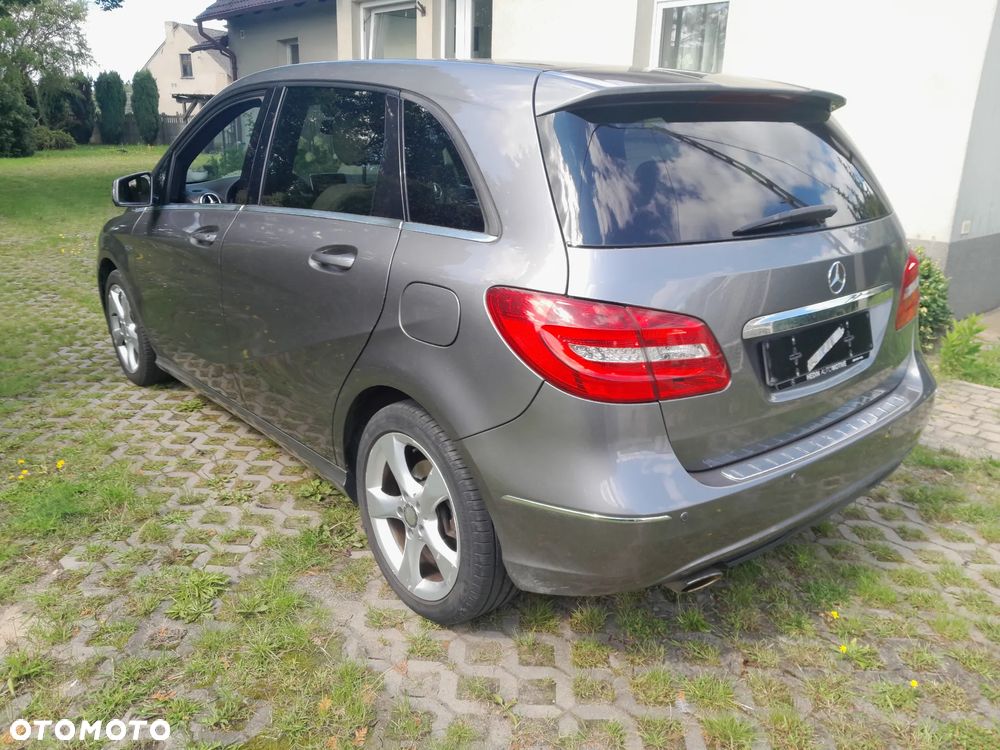 Mercedes-Benz Klasa B 180 BlueEFFICIENCY Edition - 4
