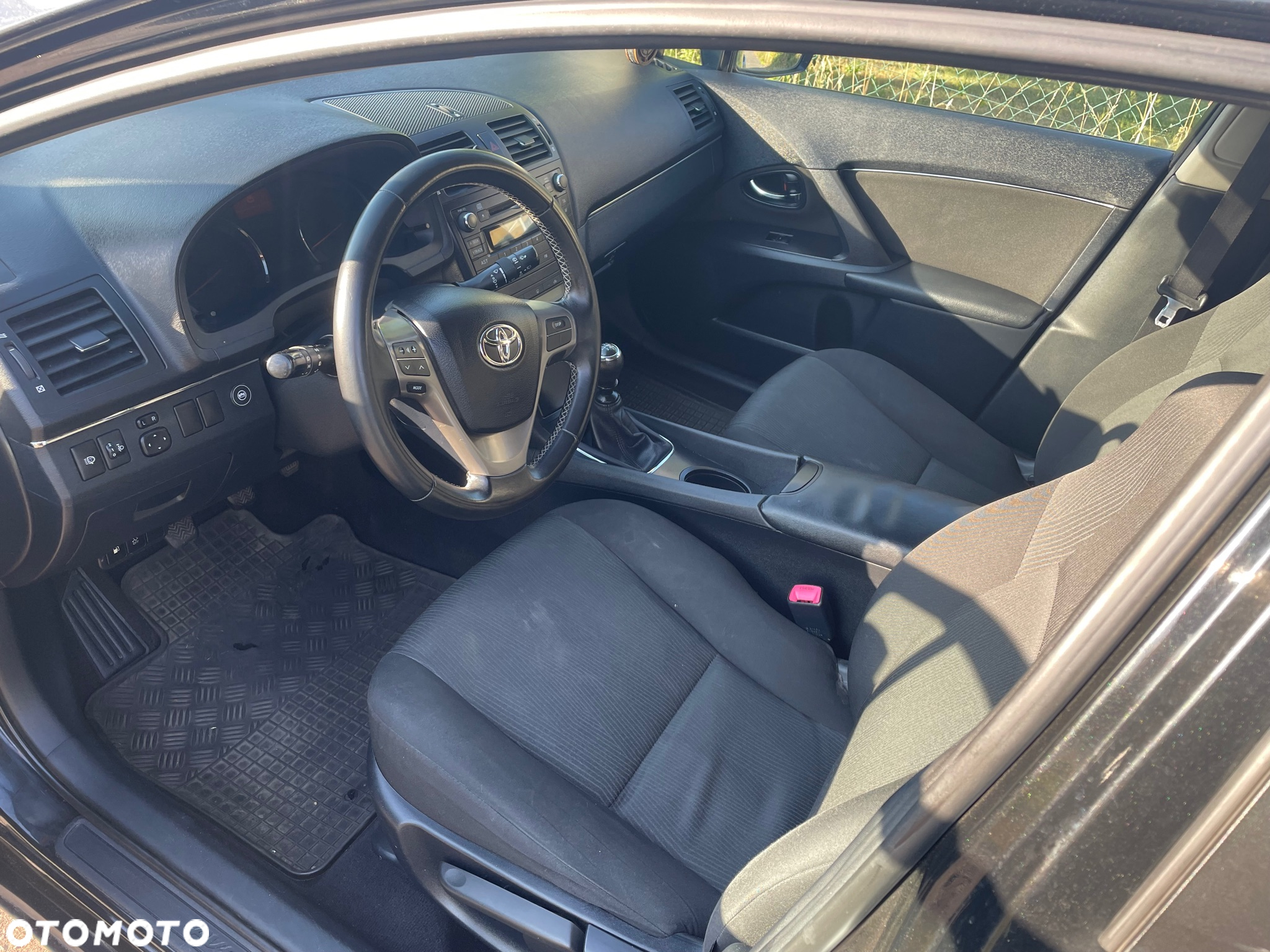 Toyota Avensis 1.6 Luna EU5 - 5