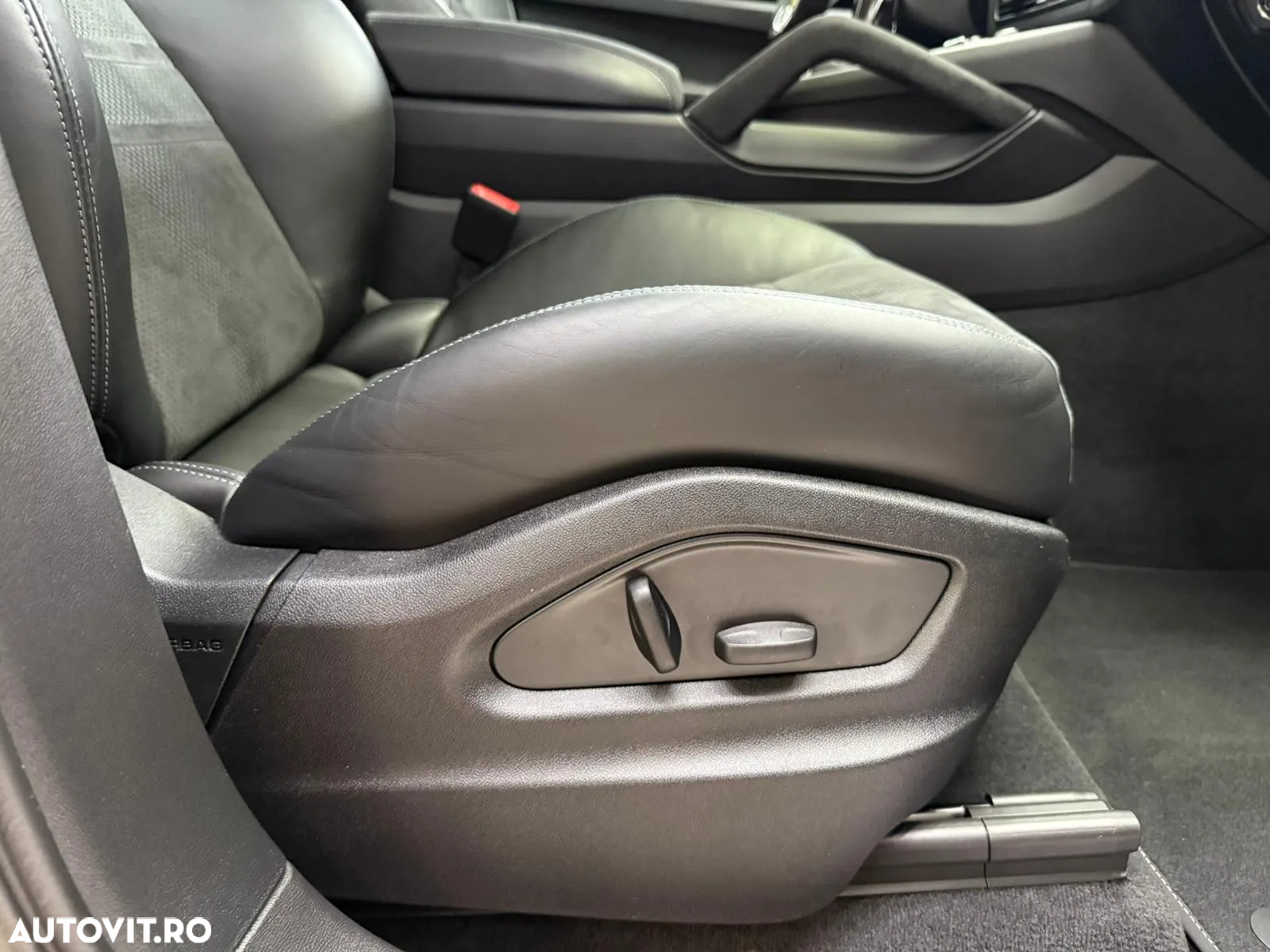 Porsche Cayenne Coupe Turbo GT Tiptronic S - 38