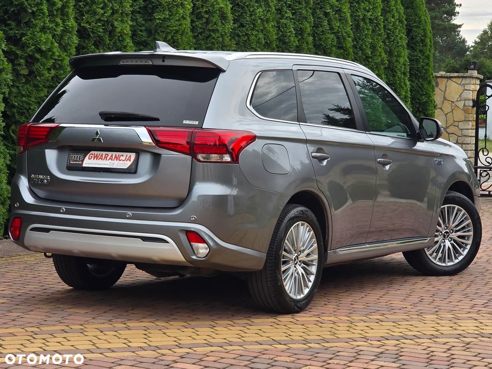 Mitsubishi Outlander 2021 photo 2