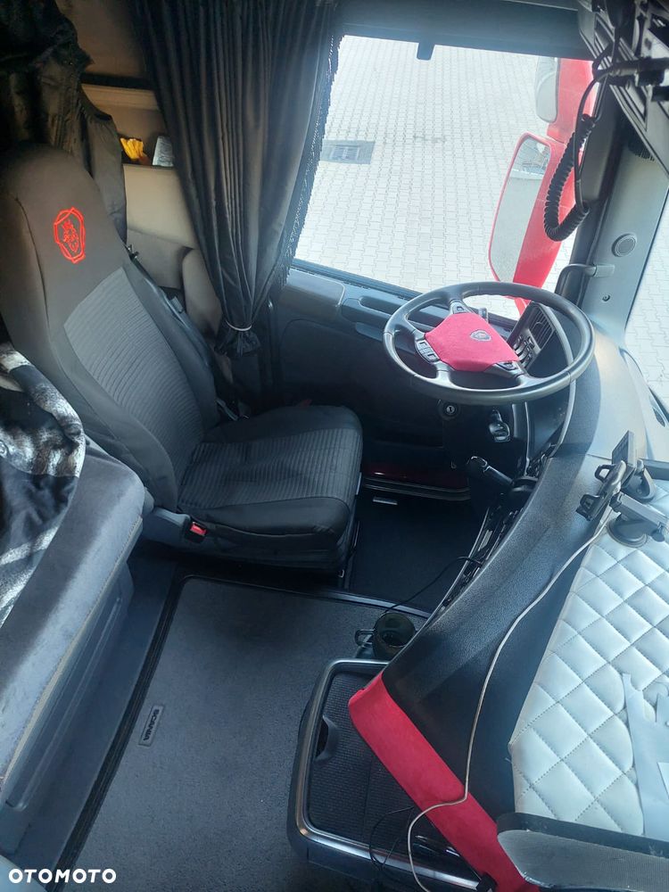 Scania R560 6x2 - 6
