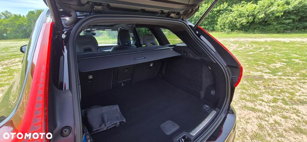 Volvo XC 60 T8 Plug-In Hybrid AWD R-Design - 10